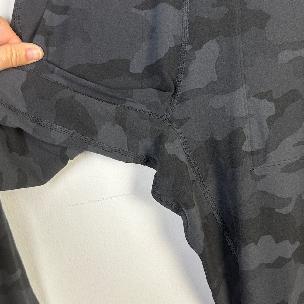 Lululemon Align Joggers 28” in Heritage 365 Camo Deep Coal Size 2 Pockets Casual - Picture 7 of 16